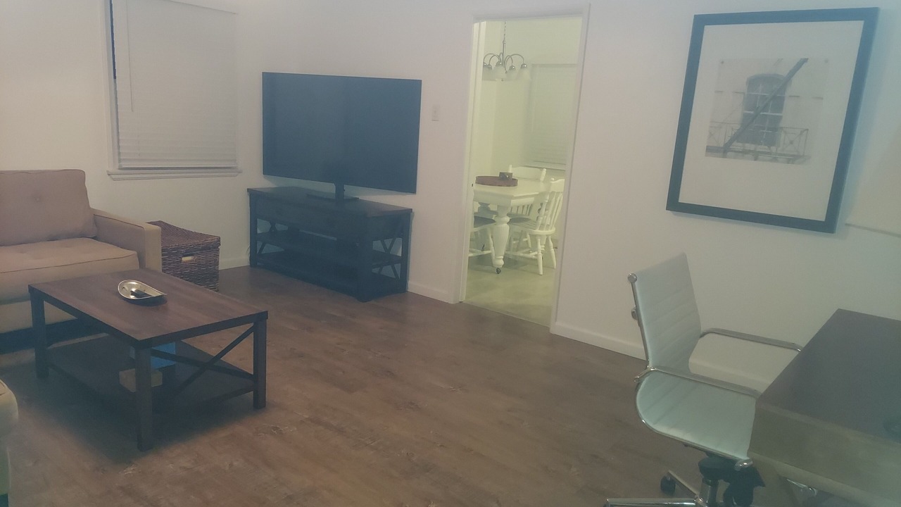 Photo of Livingroom in Van Nuys