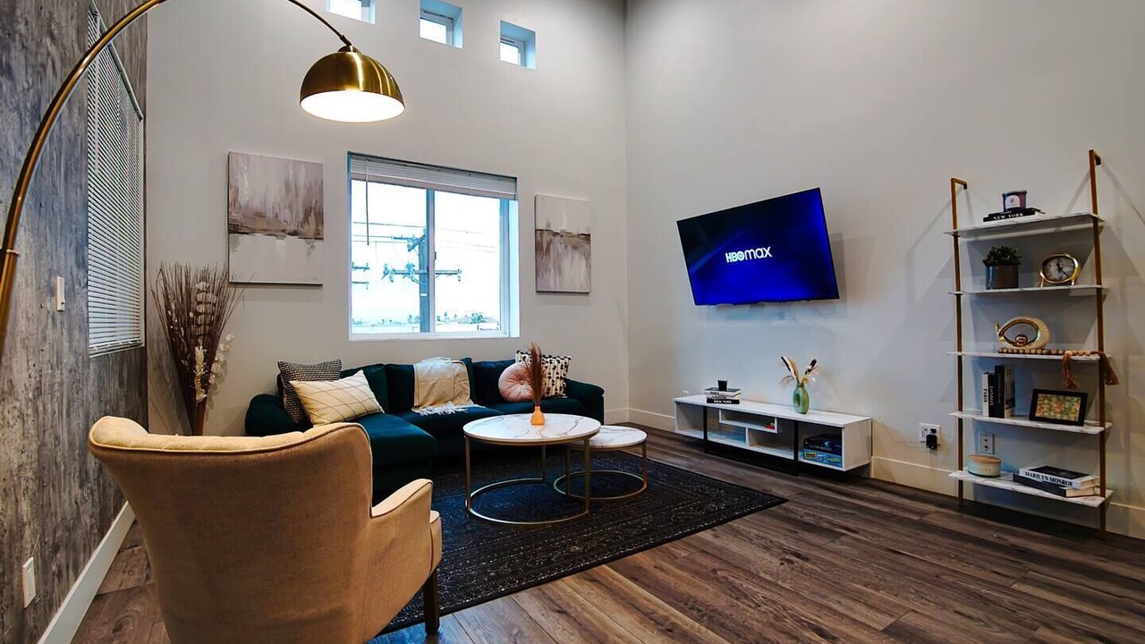 Photo of Livingroom in Lawndale