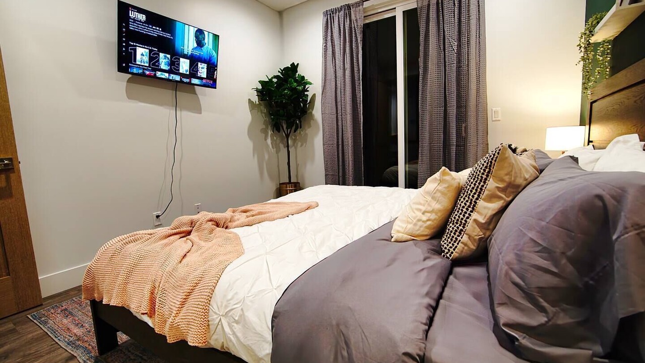 Photo of Bedroom in Lawndale