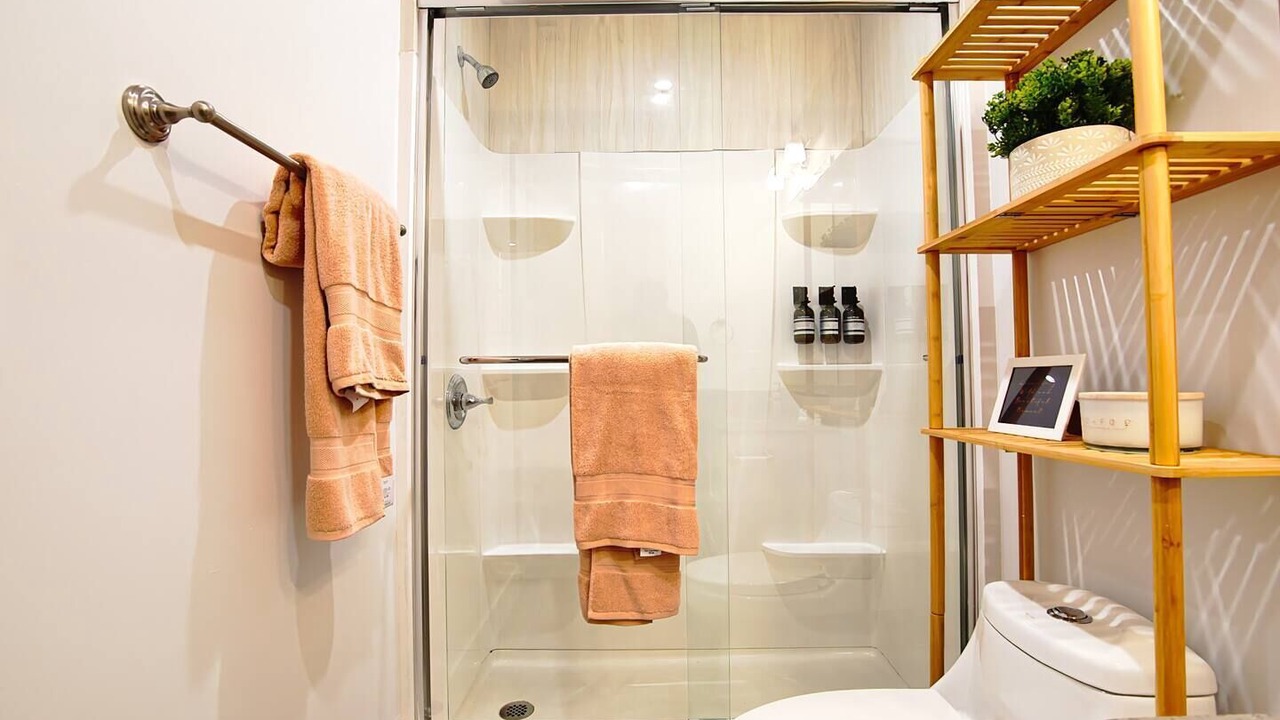 Photo of Bathroom in Lawndale