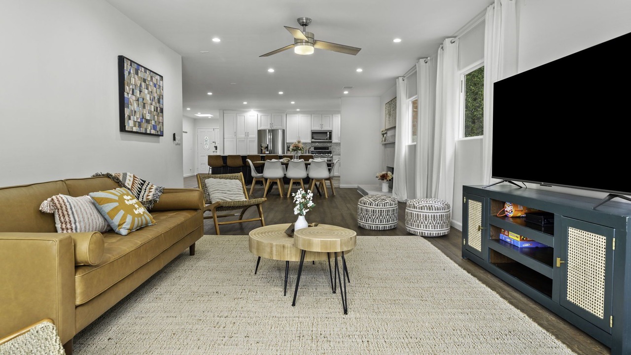 Photo of Livingroom in Sherman Oaks