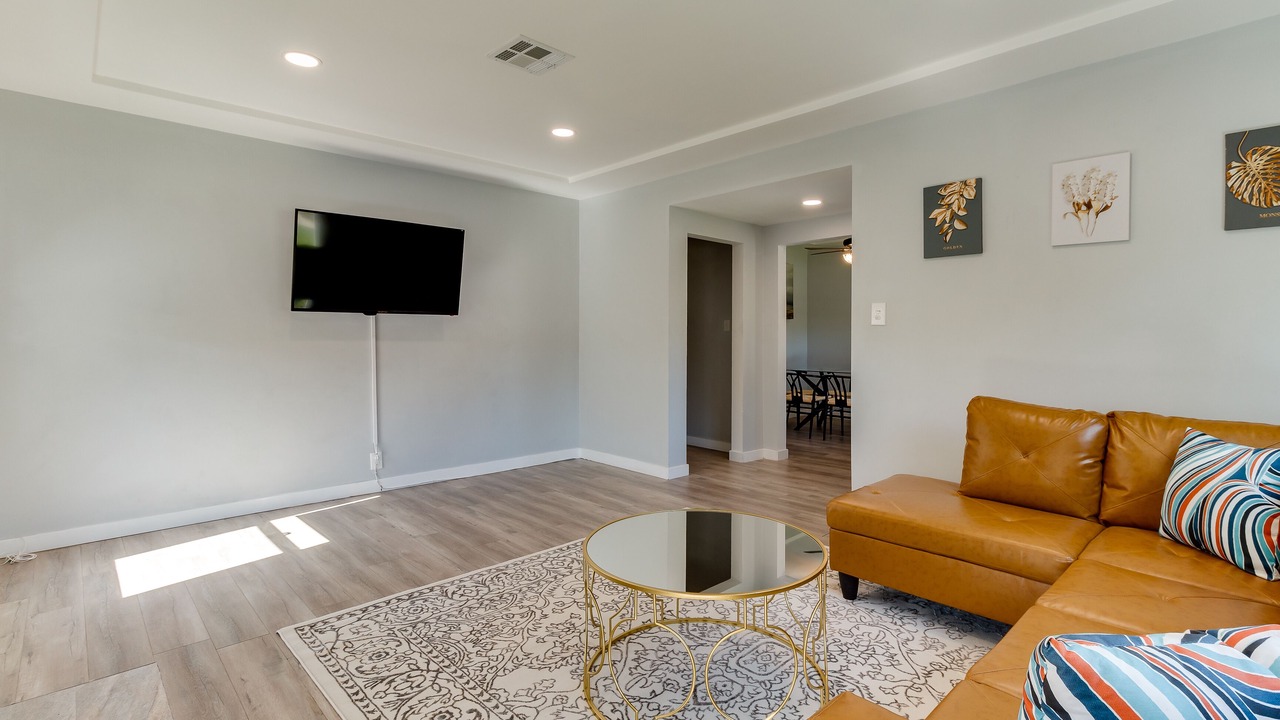 Photo of Livingroom in San Fernando