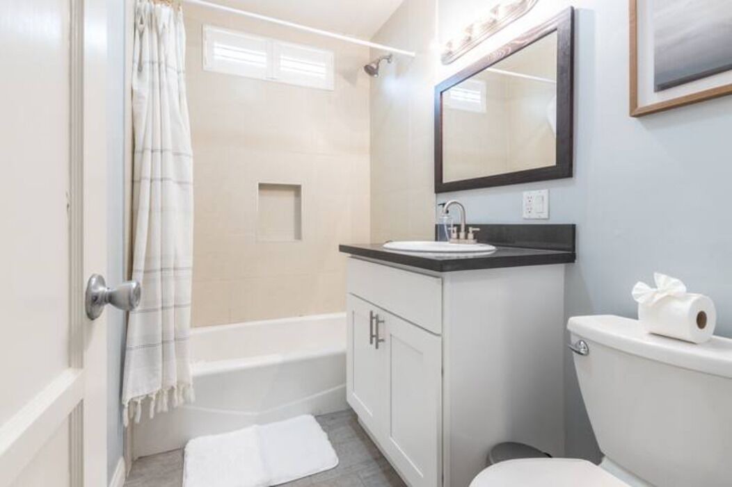 Photo of Bathroom in Belmont Shore