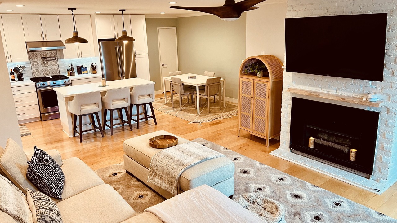 Photo of Livingroom in Downtown