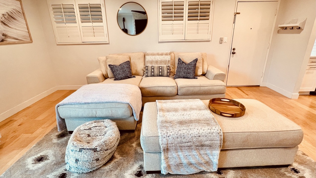 Photo of Livingroom in Downtown
