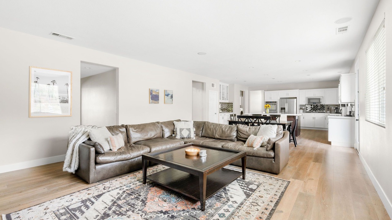 Photo of Livingroom in Corona