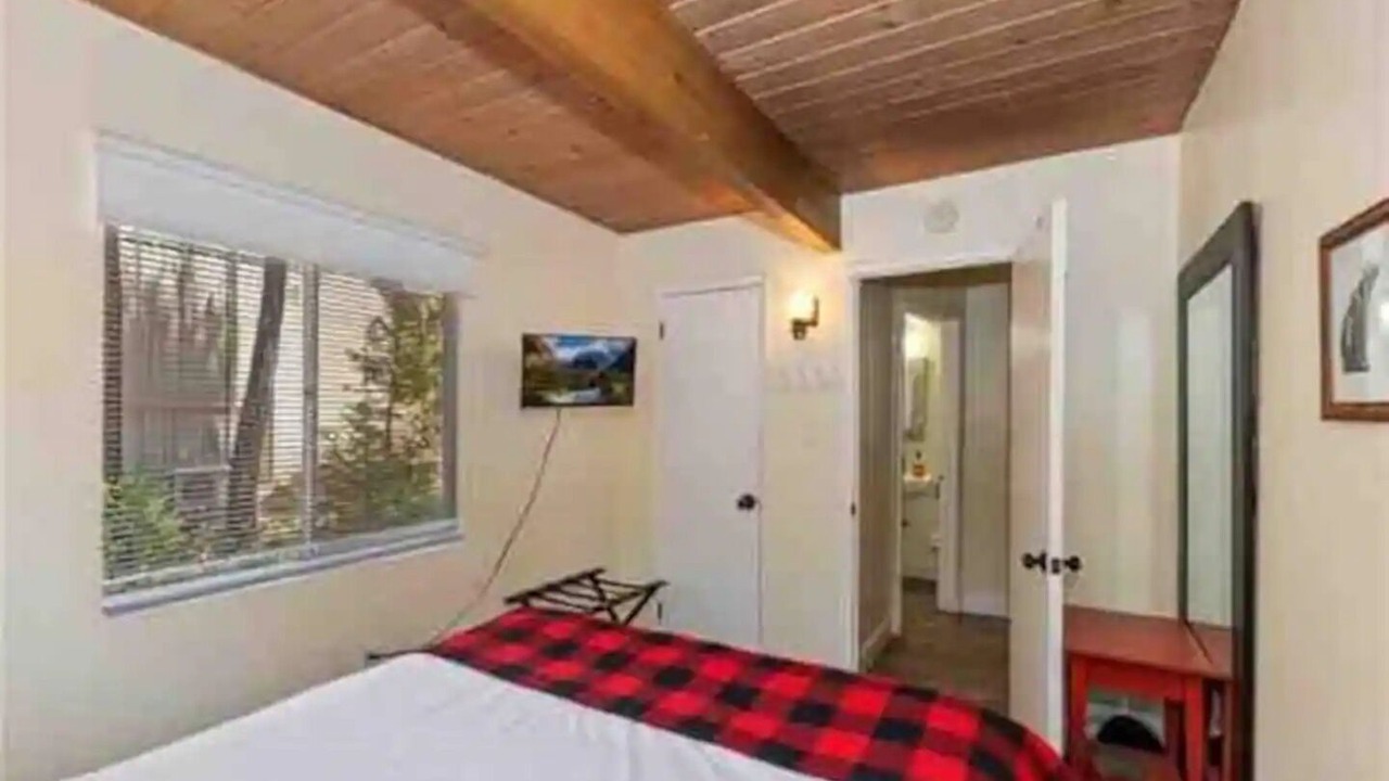 Photo of Bedroom in Lake Arrowhead