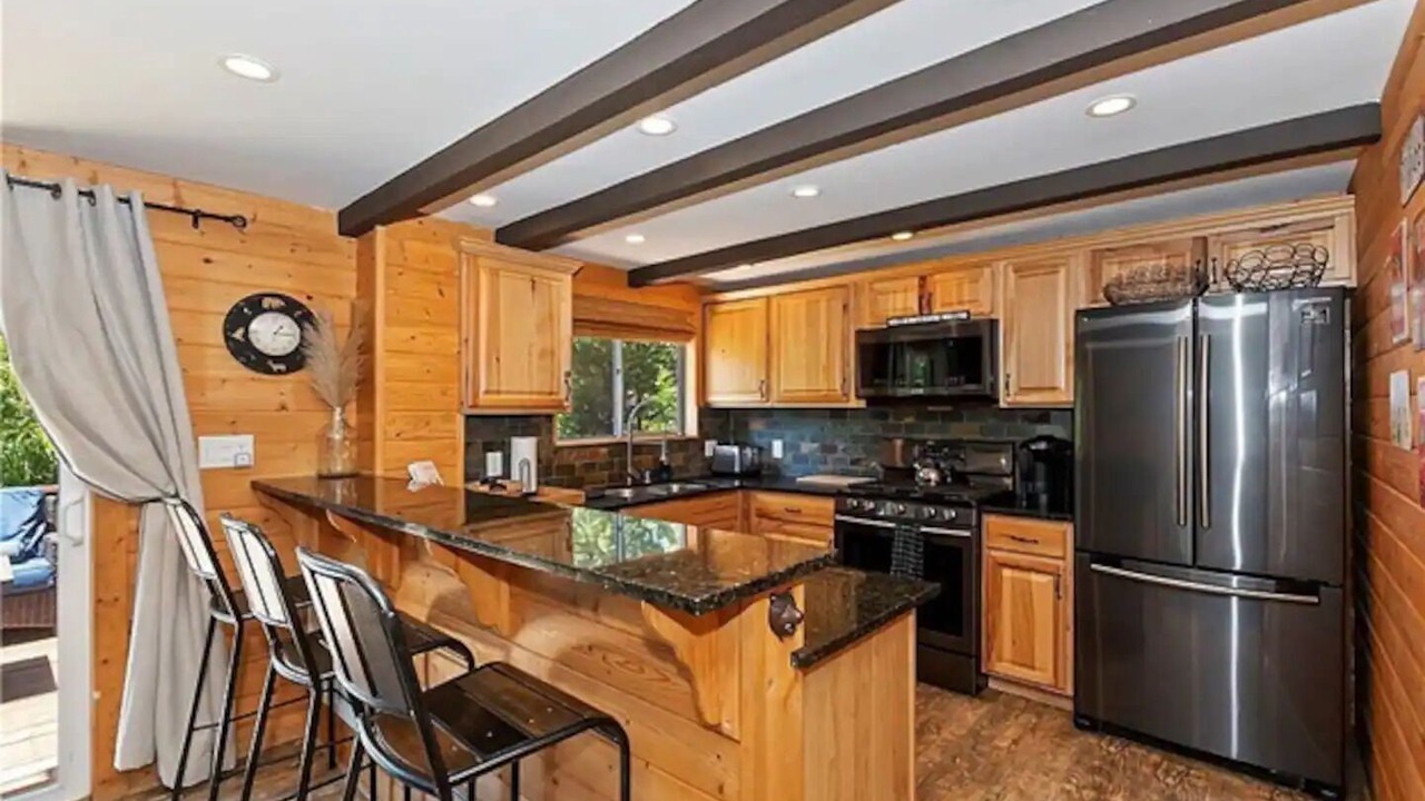 Photo of Bedroom in Lake Arrowhead