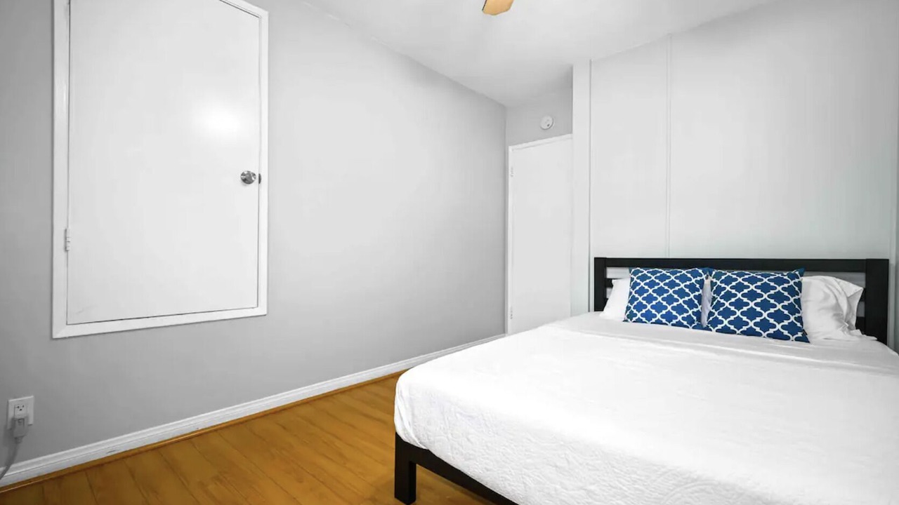 Photo of Bedroom in Belmont Shore