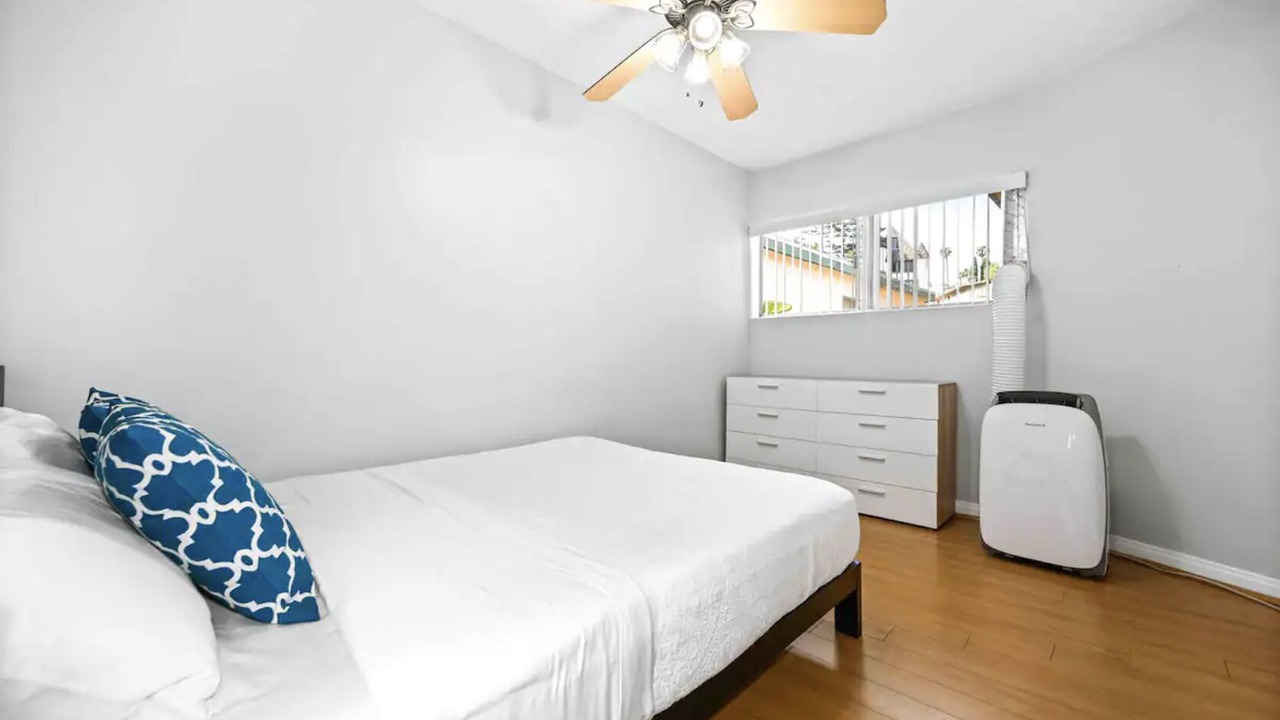 Photo of Bedroom in Belmont Shore