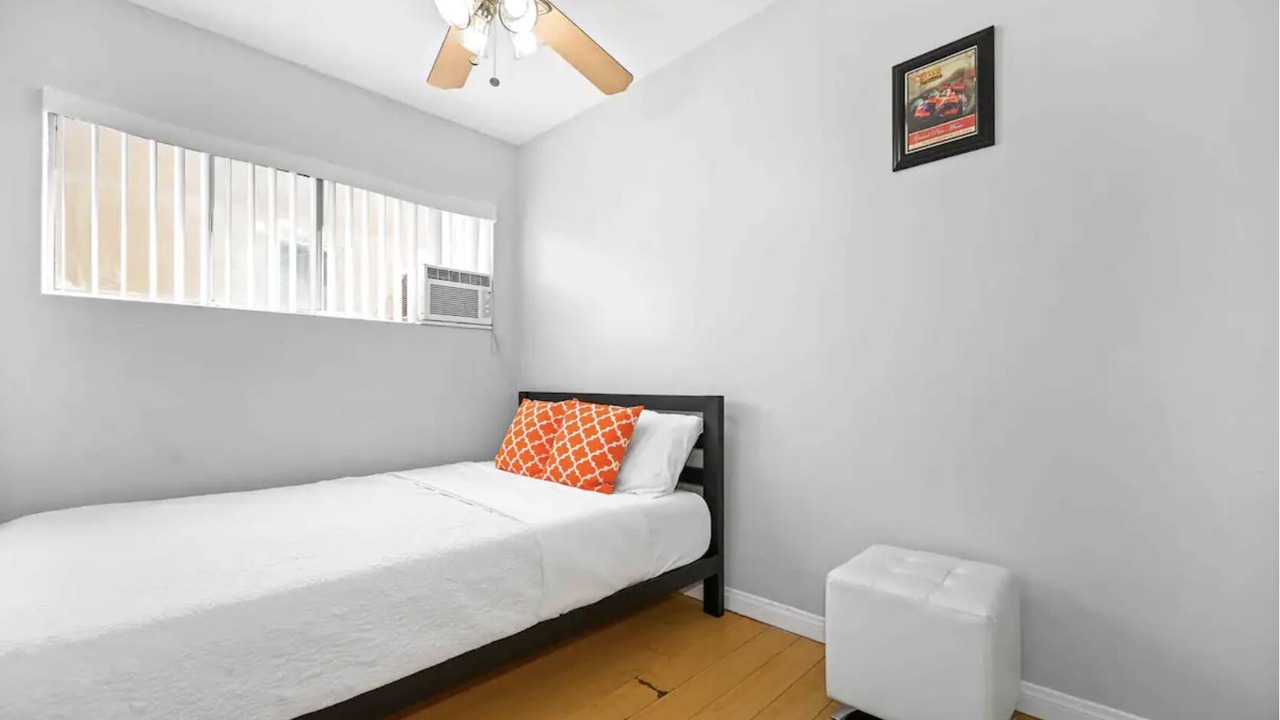 Photo of Bedroom in Belmont Shore