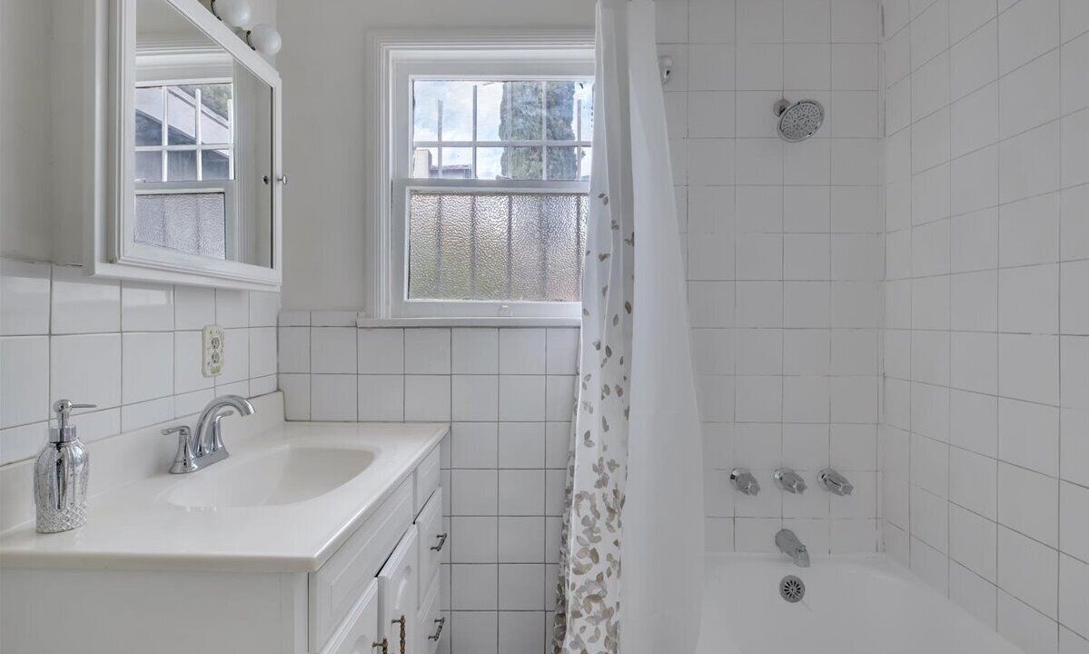 Photo of Bathroom in View Park-Windsor Hills