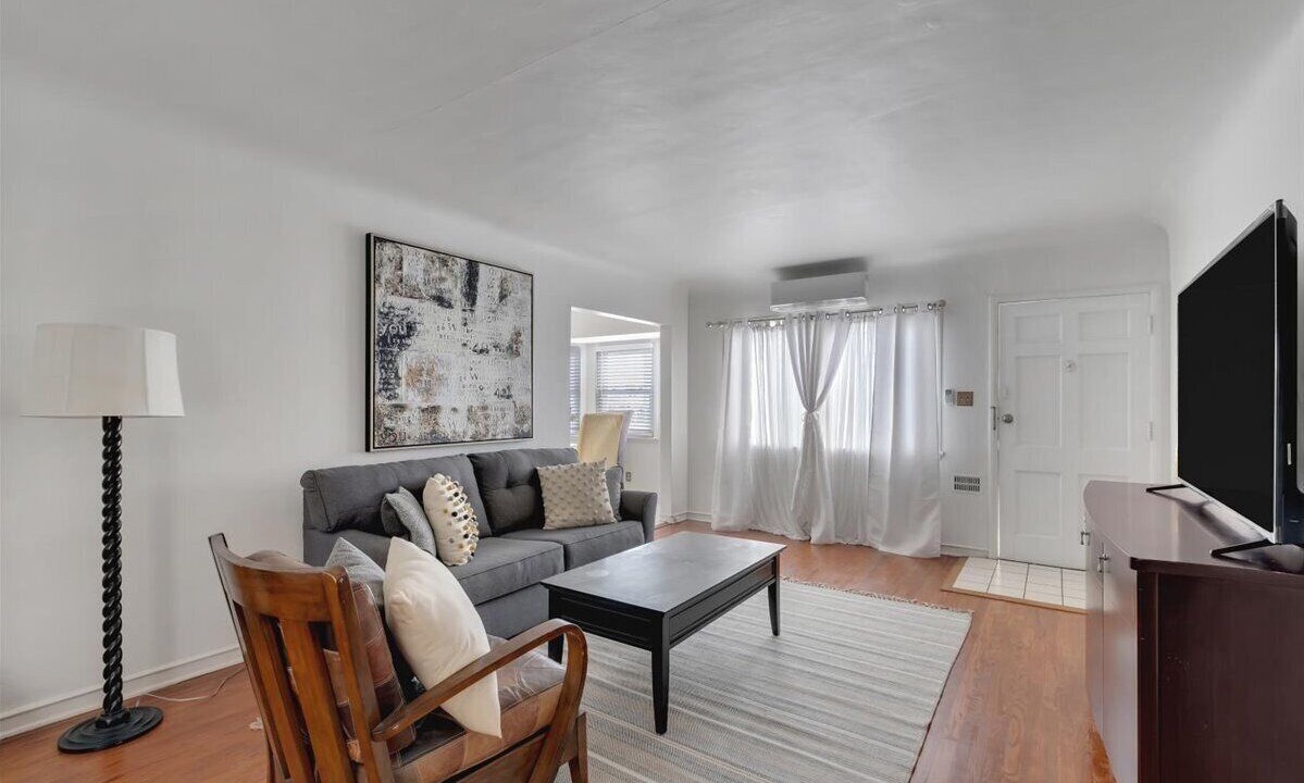 Photo of Livingroom in View Park-Windsor Hills