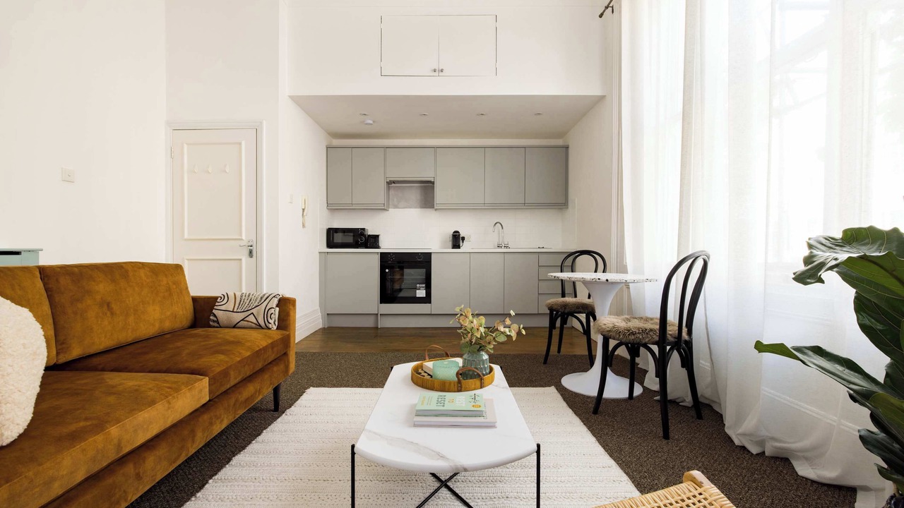 Photo of Livingroom in Earl's Court