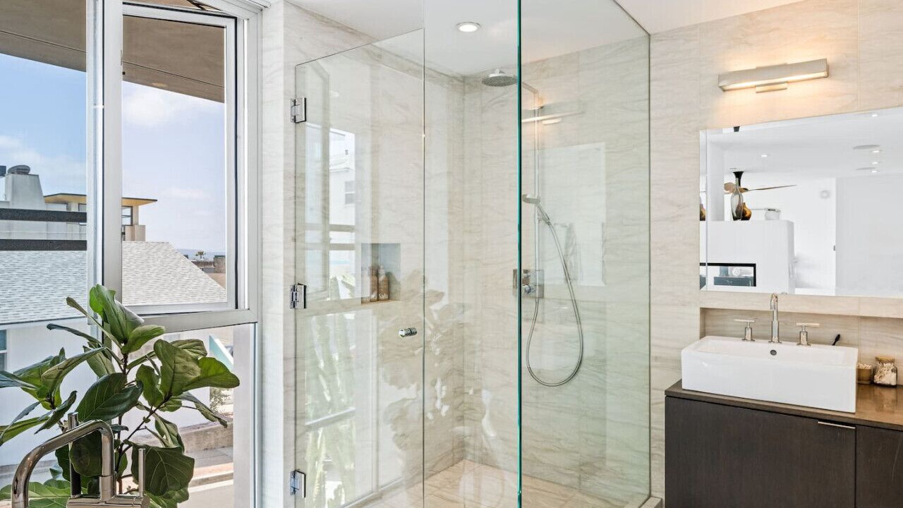 Photo of Bathroom in The Strand