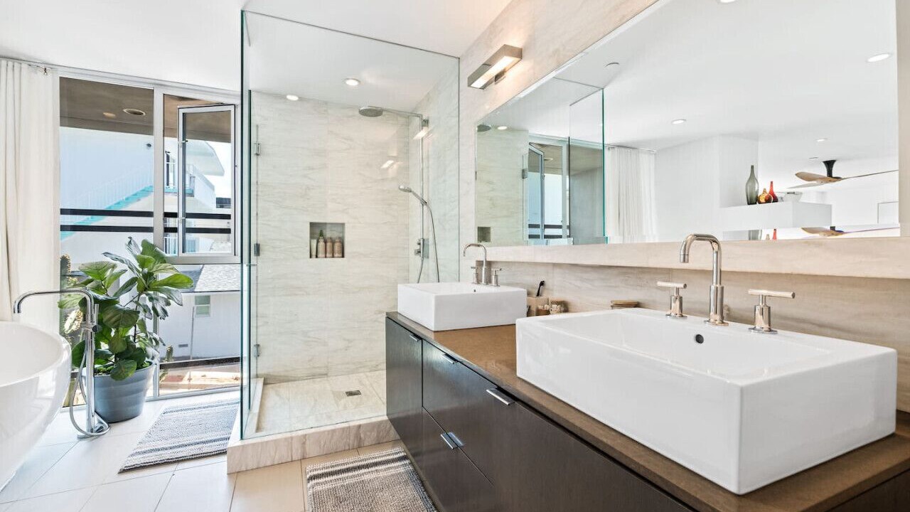 Photo of Bathroom in The Strand