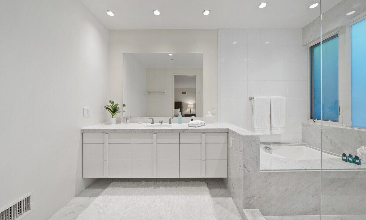 Photo of Bathroom in Trousdale Estates