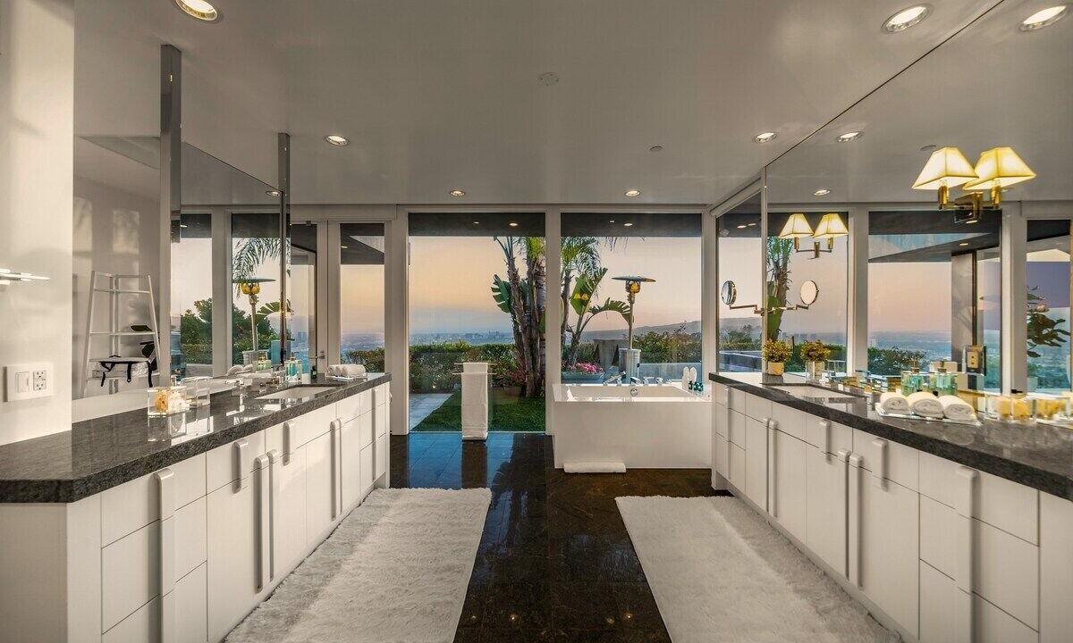 Photo of Kitchen in Trousdale Estates