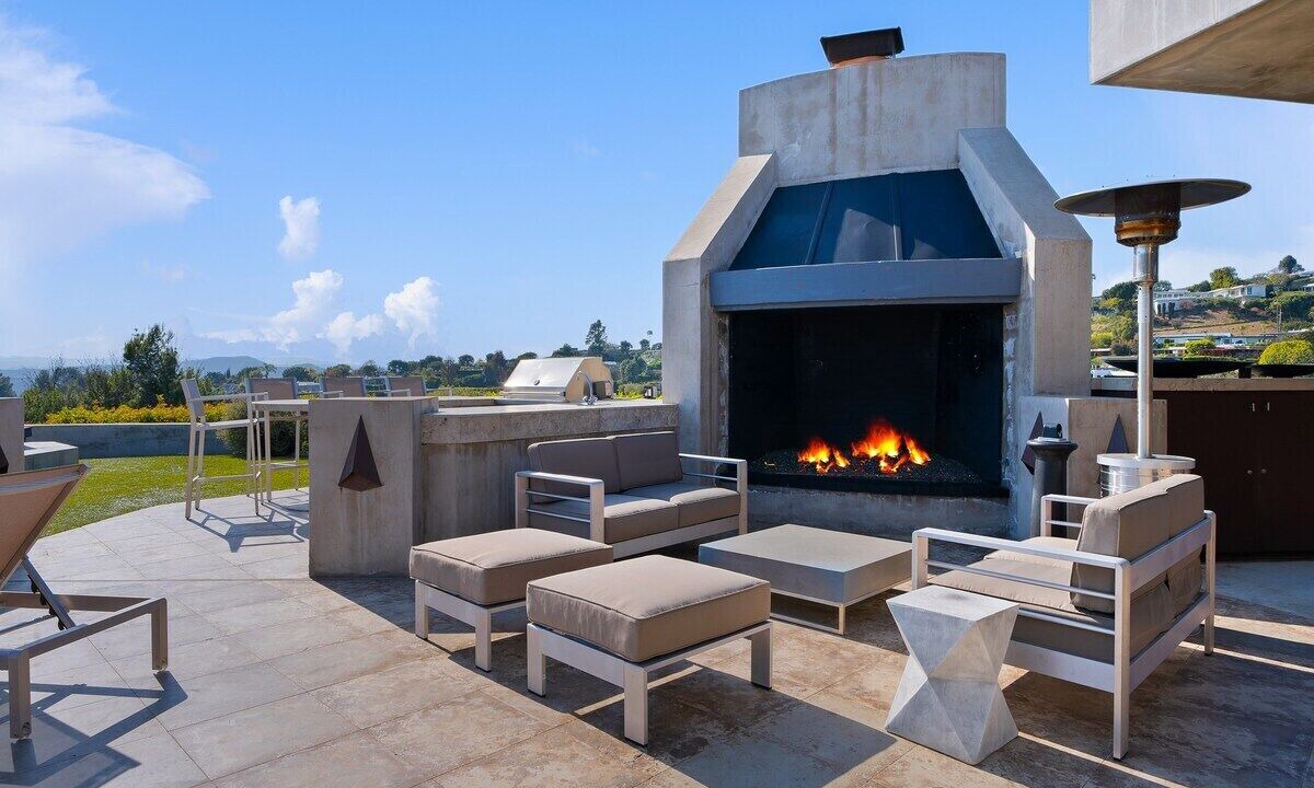 Photo of Patio Balcony in Trousdale Estates