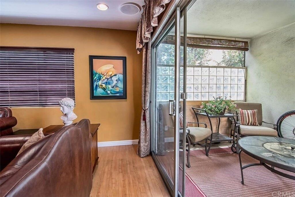 Photo of Livingroom in Toluca Lake
