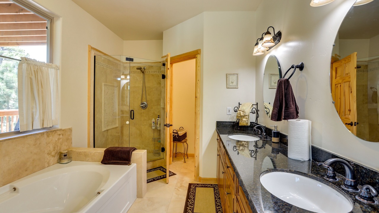 Photo of Bathroom in Castle Glen Estates
