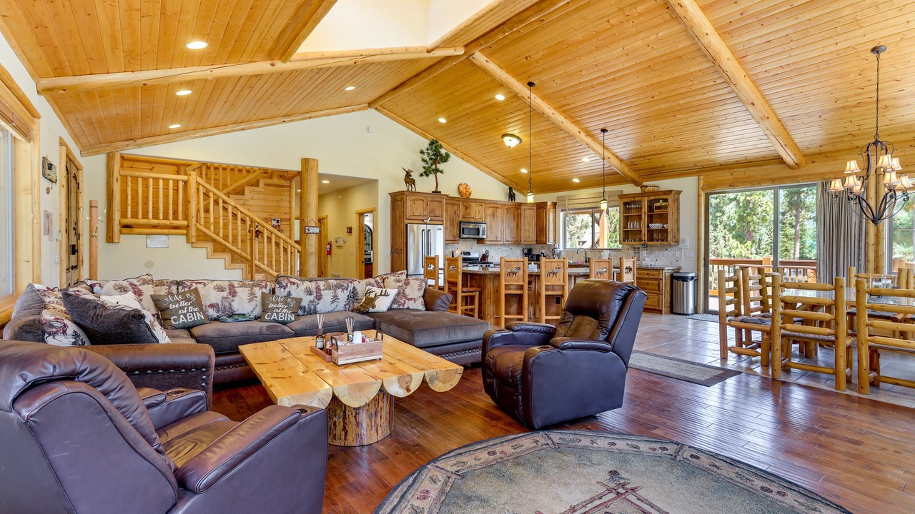 Photo of Livingroom in Castle Glen Estates