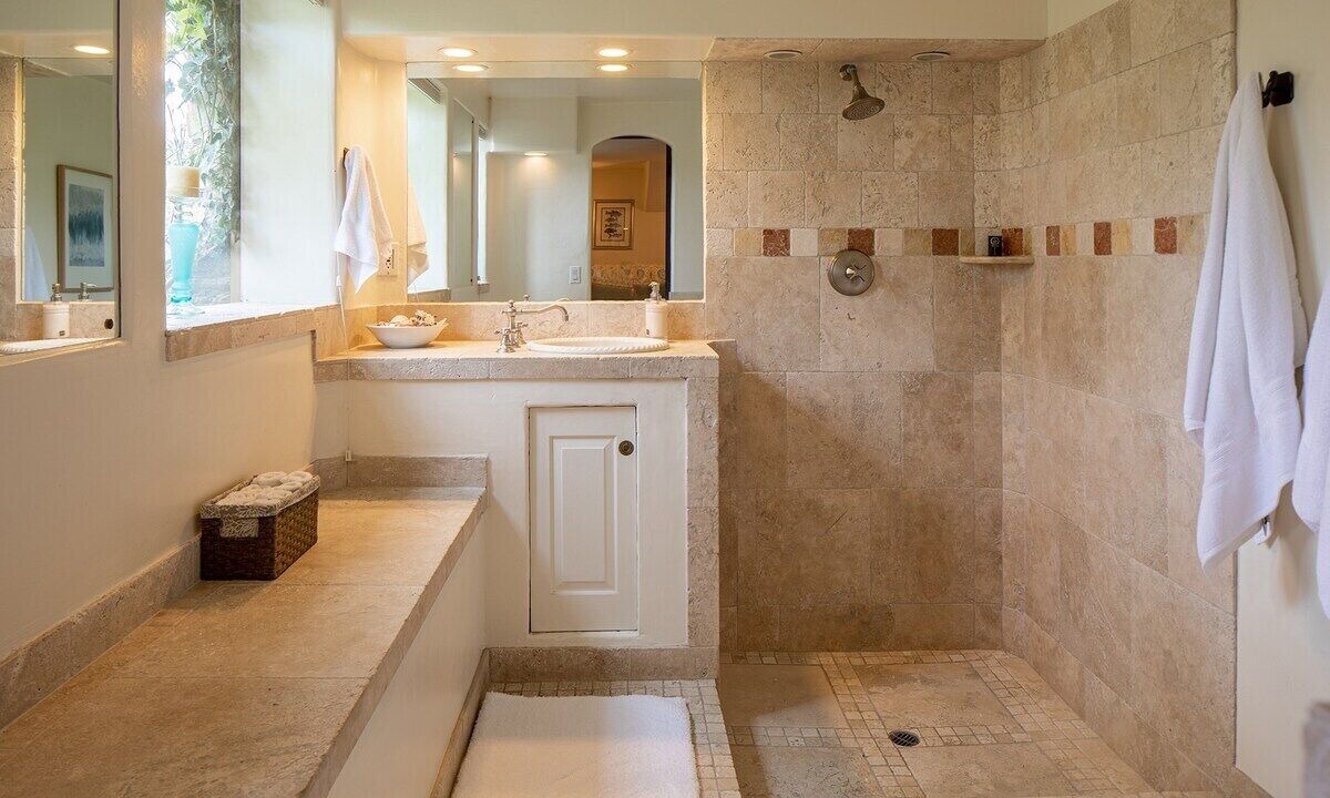 Photo of Bathroom in Golden Rectangle