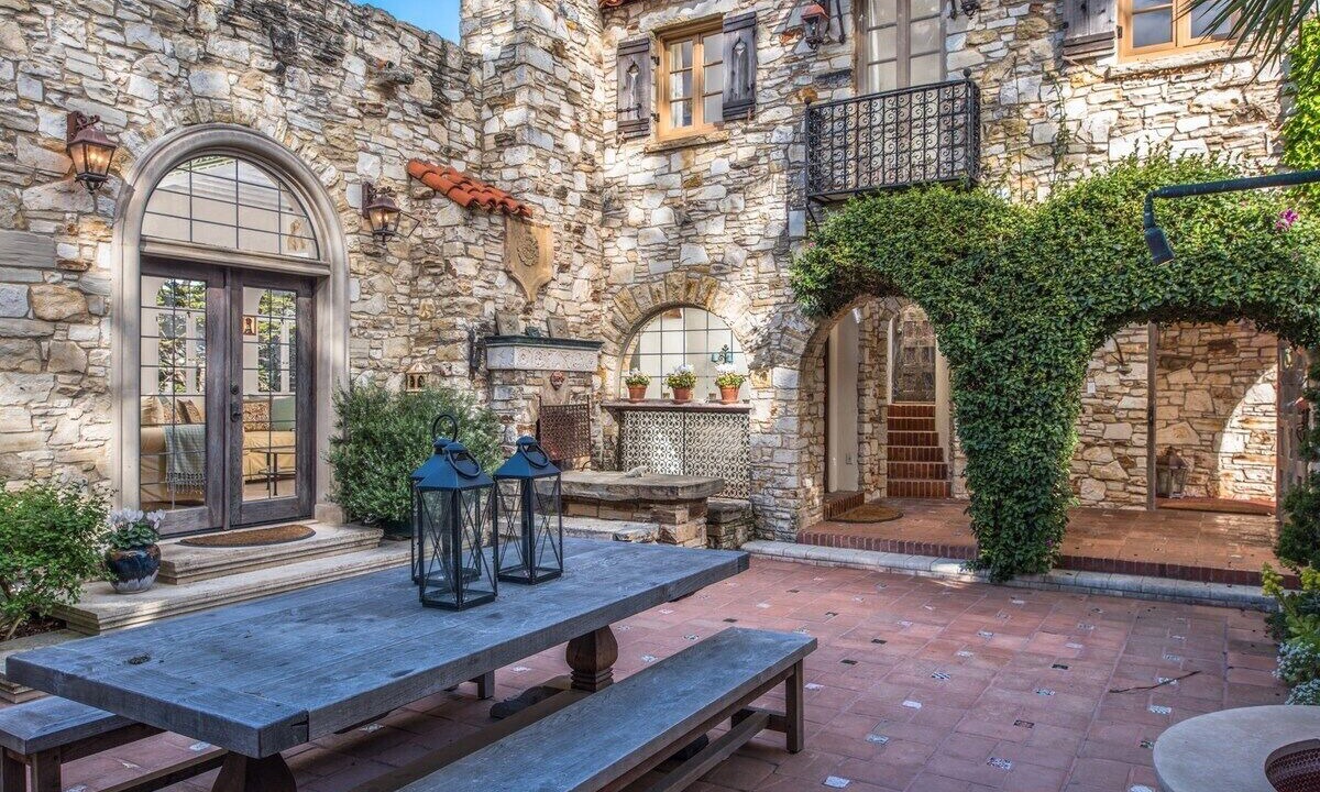 Photo of Outdoor in Golden Rectangle