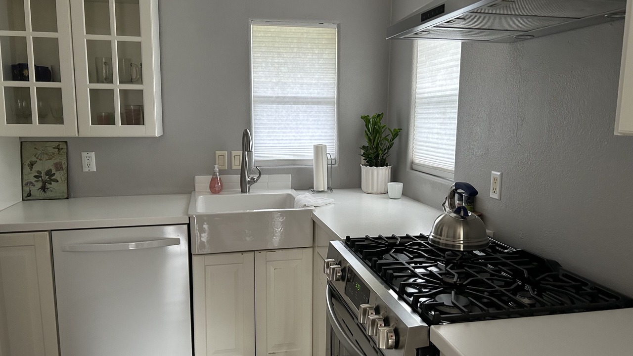Photo of Kitchen in East Side Costa Mesa