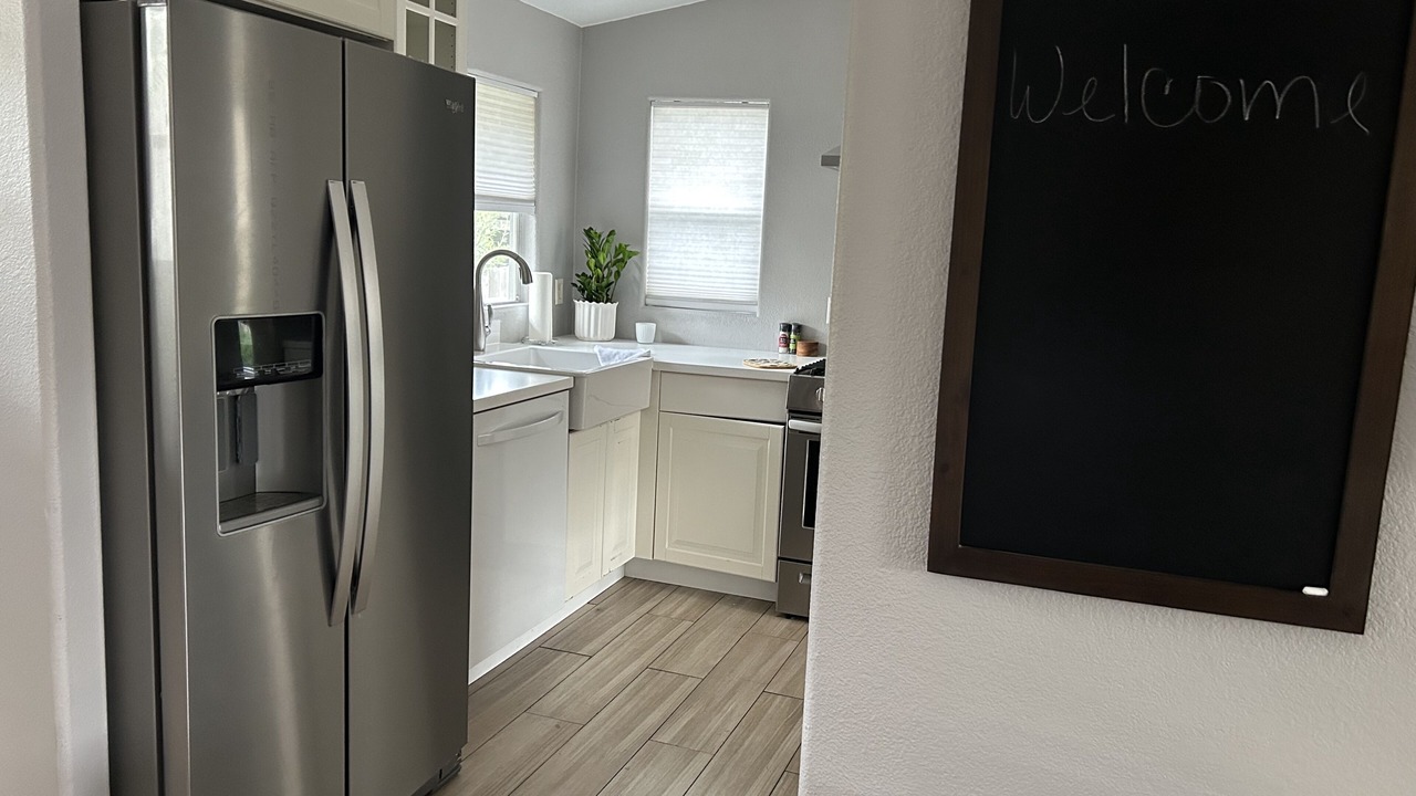 Photo of Kitchen in East Side Costa Mesa