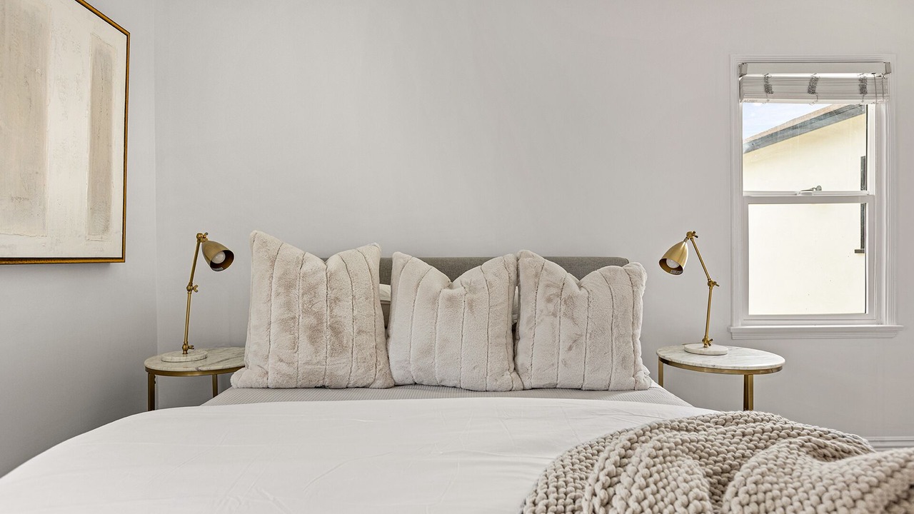 Photo of Bedroom in Sawtelle