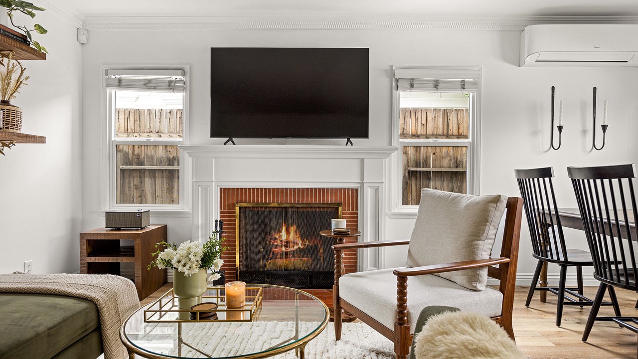 Photo of Livingroom in Sawtelle
