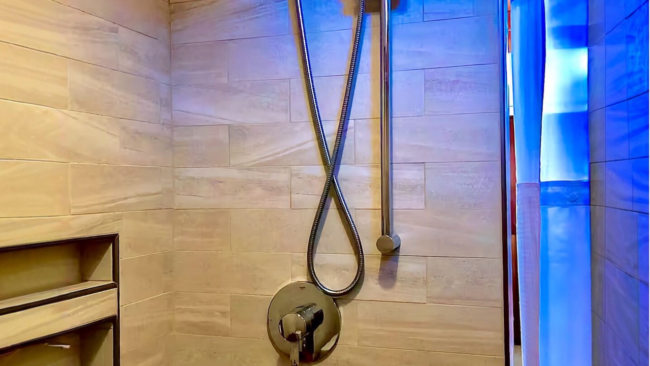 Photo of Bathroom in Golden Gate