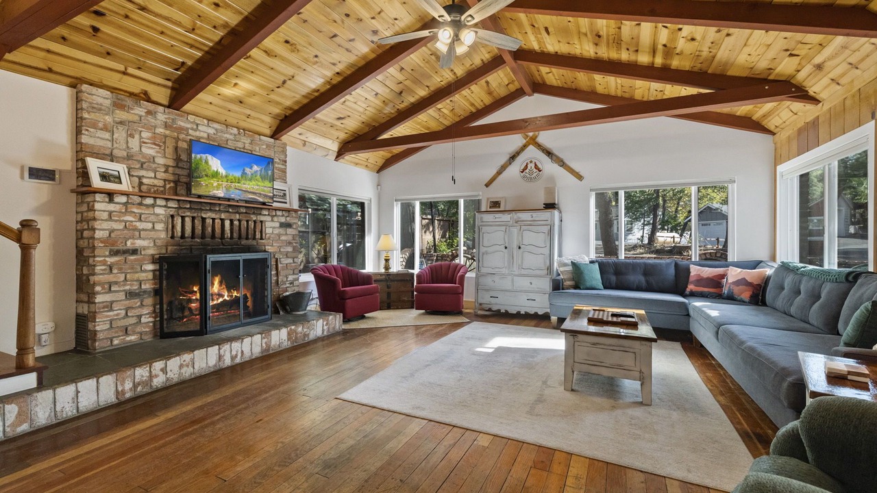 Photo of Livingroom in Twain Harte