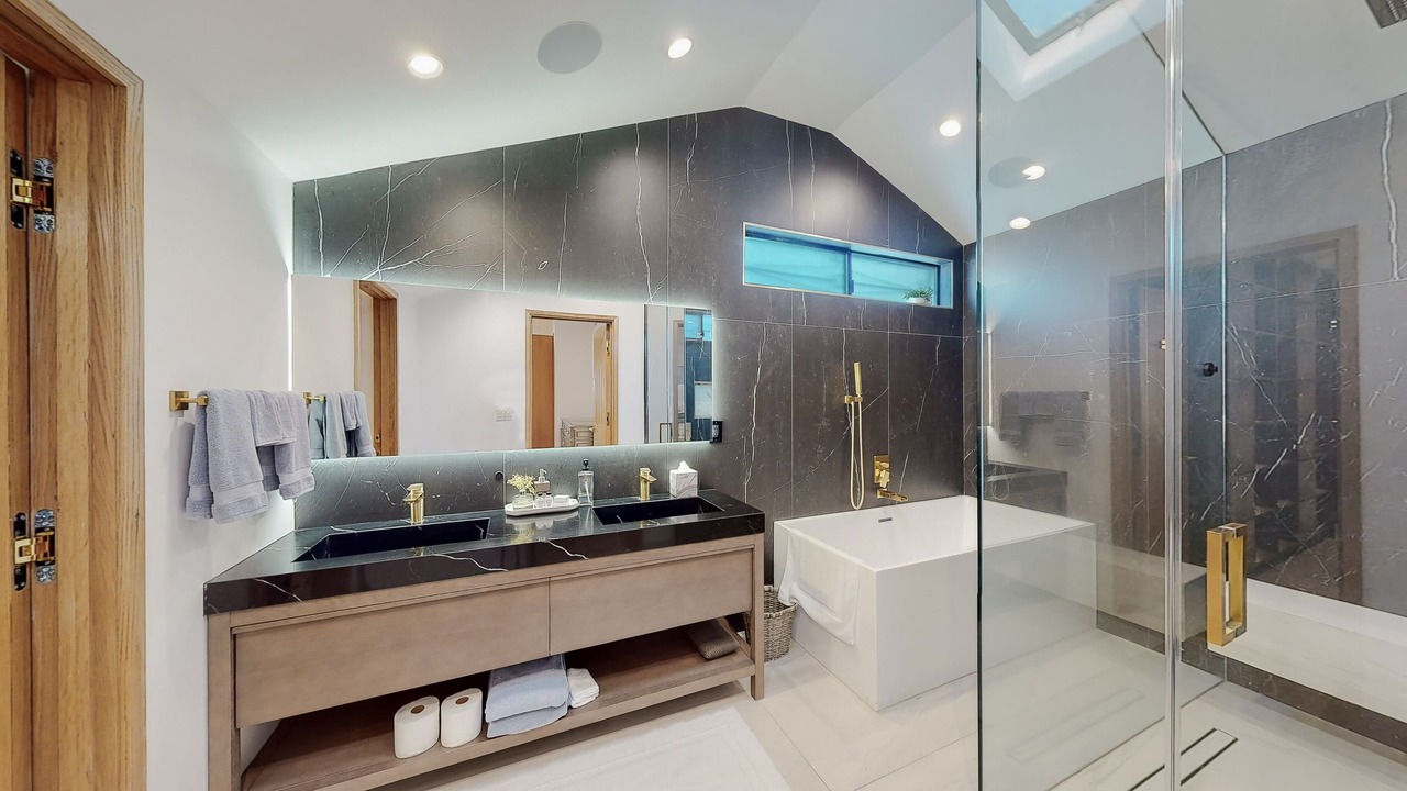 Photo of Bathroom in Lake Balboa