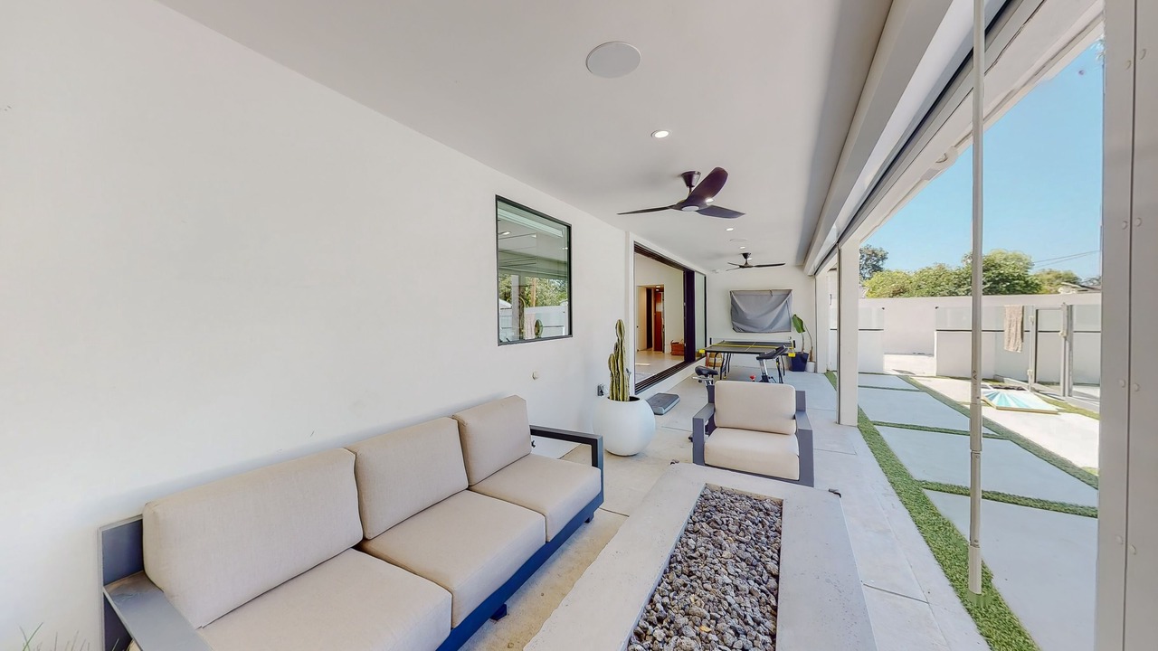 Photo of Patio Balcony in Lake Balboa