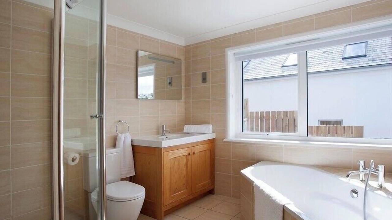Photo of Bathroom in Polzeath