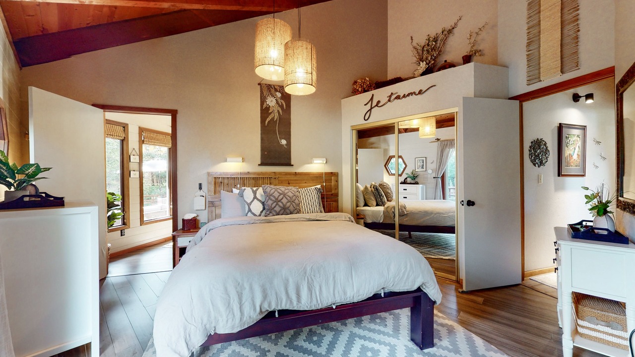 Photo of Bedroom in Mendocino