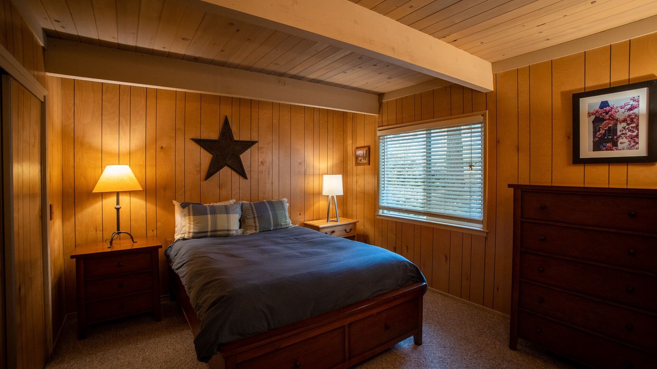 Photo of Bedroom in Glencoe