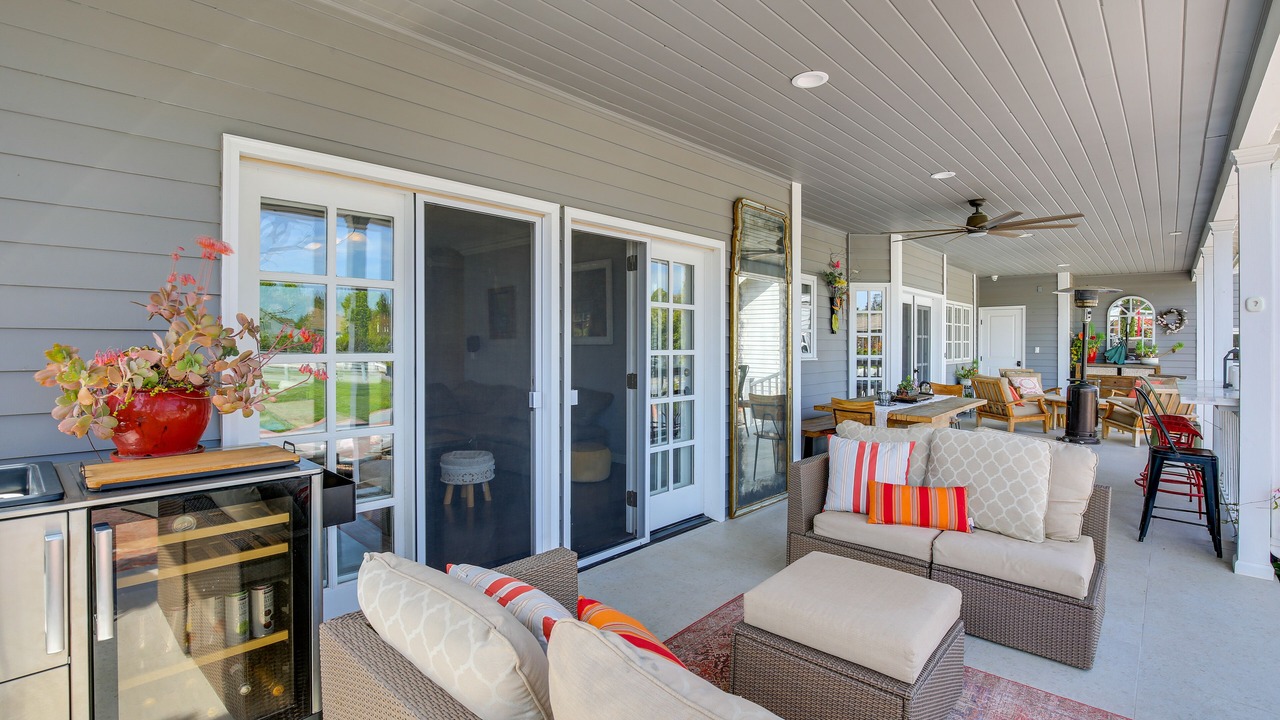 Photo of Patio Balcony in Orange