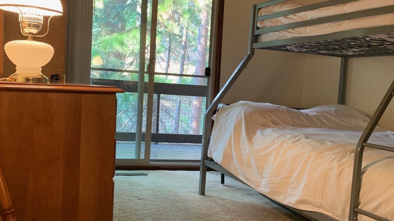 Photo of Bedroom in Running Springs