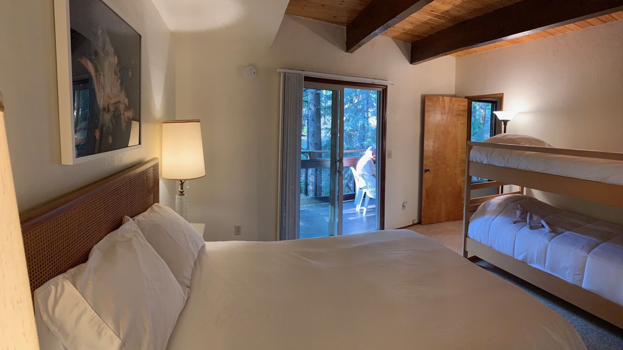 Photo of Bedroom in Running Springs