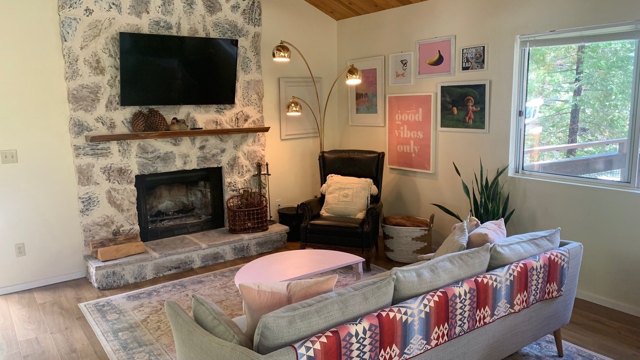 Photo of Livingroom in Running Springs