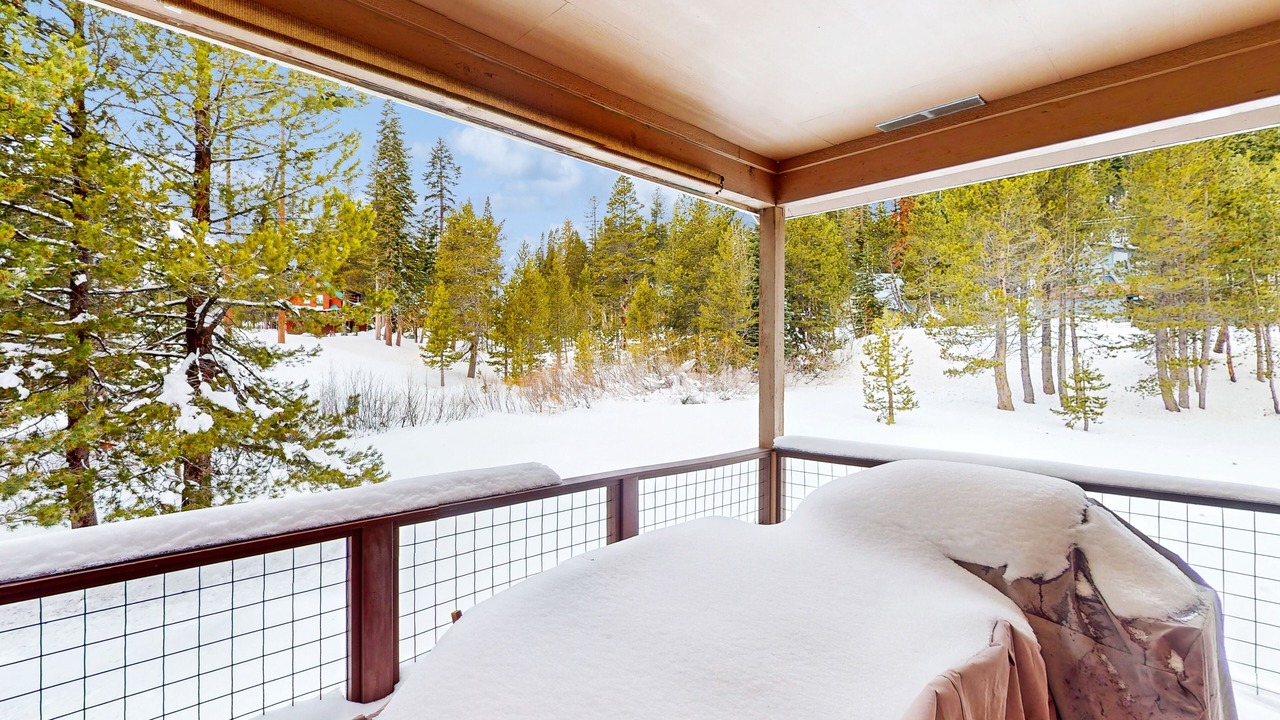 Photo of Outdoor in Serene Lakes