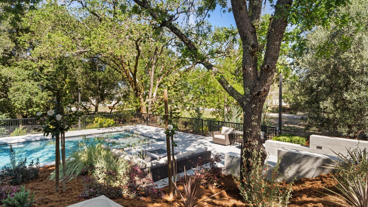 Photo of Patio Balcony in Healdsburg