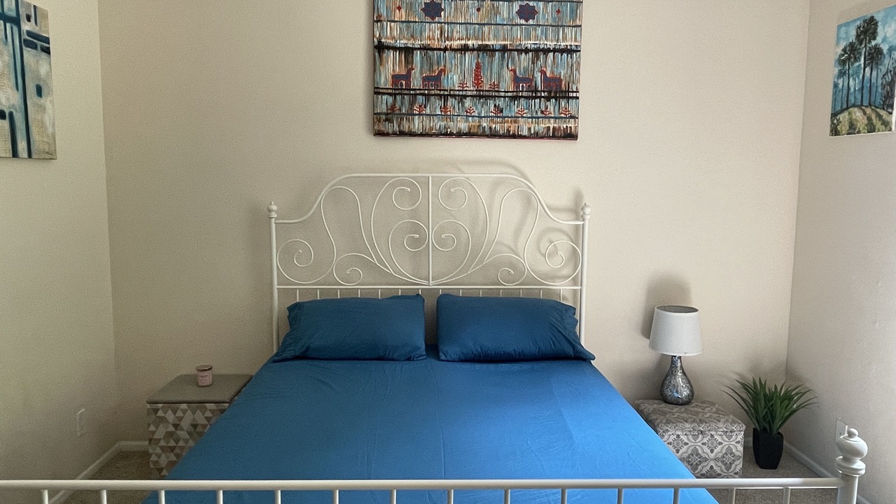 Photo of Bedroom in La Brea