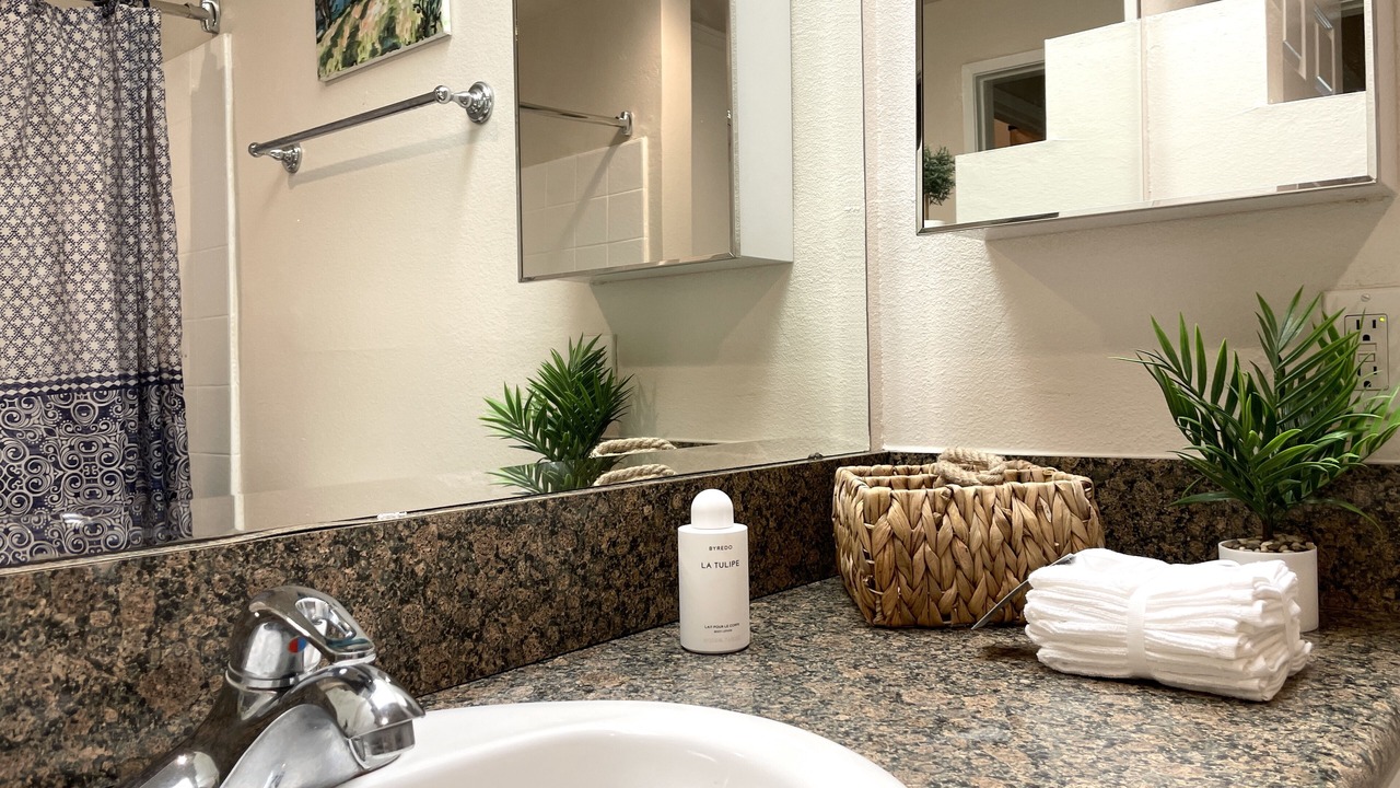 Photo of Bathroom in La Brea