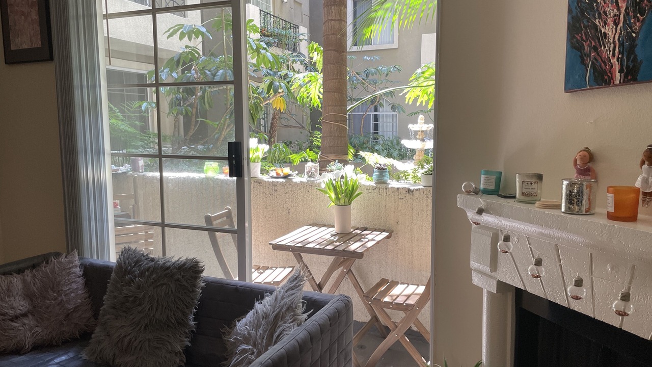 Photo of Livingroom in La Brea