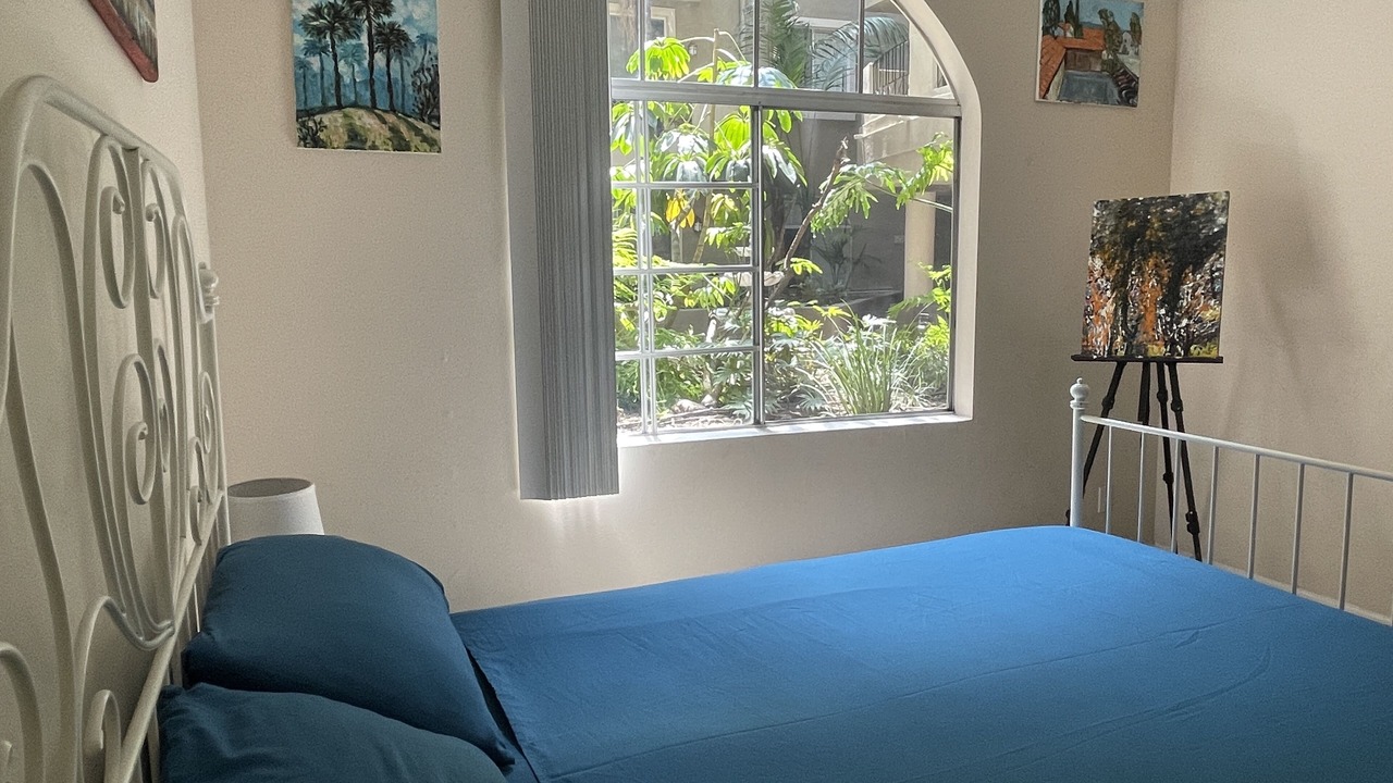 Photo of Bedroom in La Brea