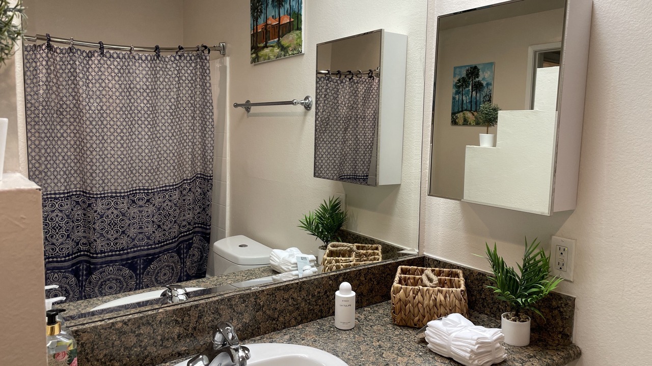 Photo of Bathroom in La Brea